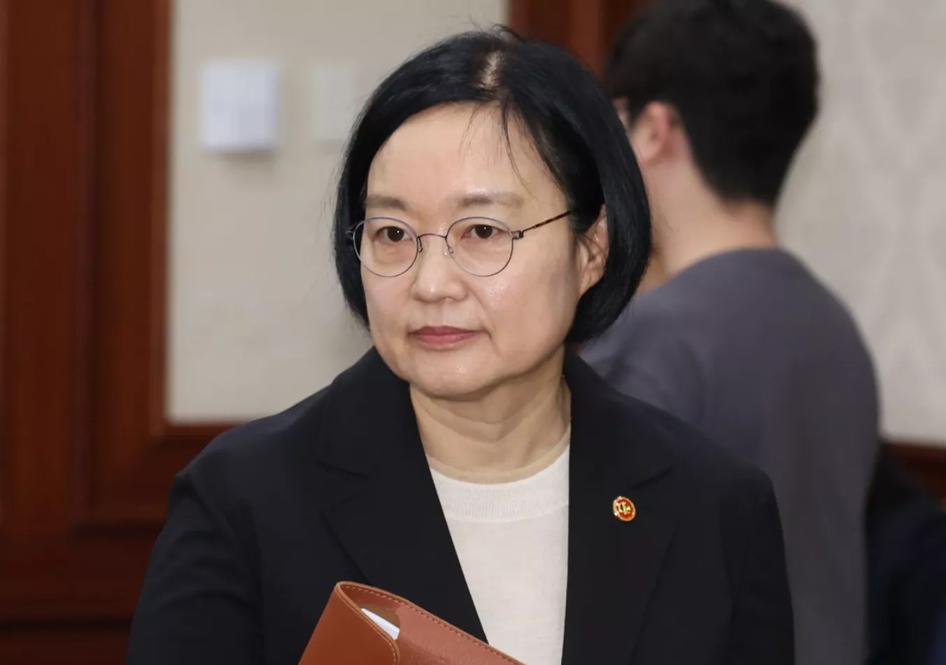 从记者到巨头CEO，她或将成韩国第二位女总理