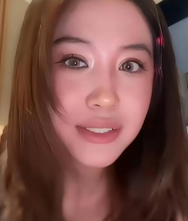 西安女教师配合外籍博主博流量 辞职也难逃追责 西安女教师配合外籍博主博流量 辞职也难逃追责