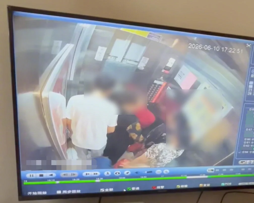 保安违规开门 被困电梯女子逃生时坠亡 女儿回忆
