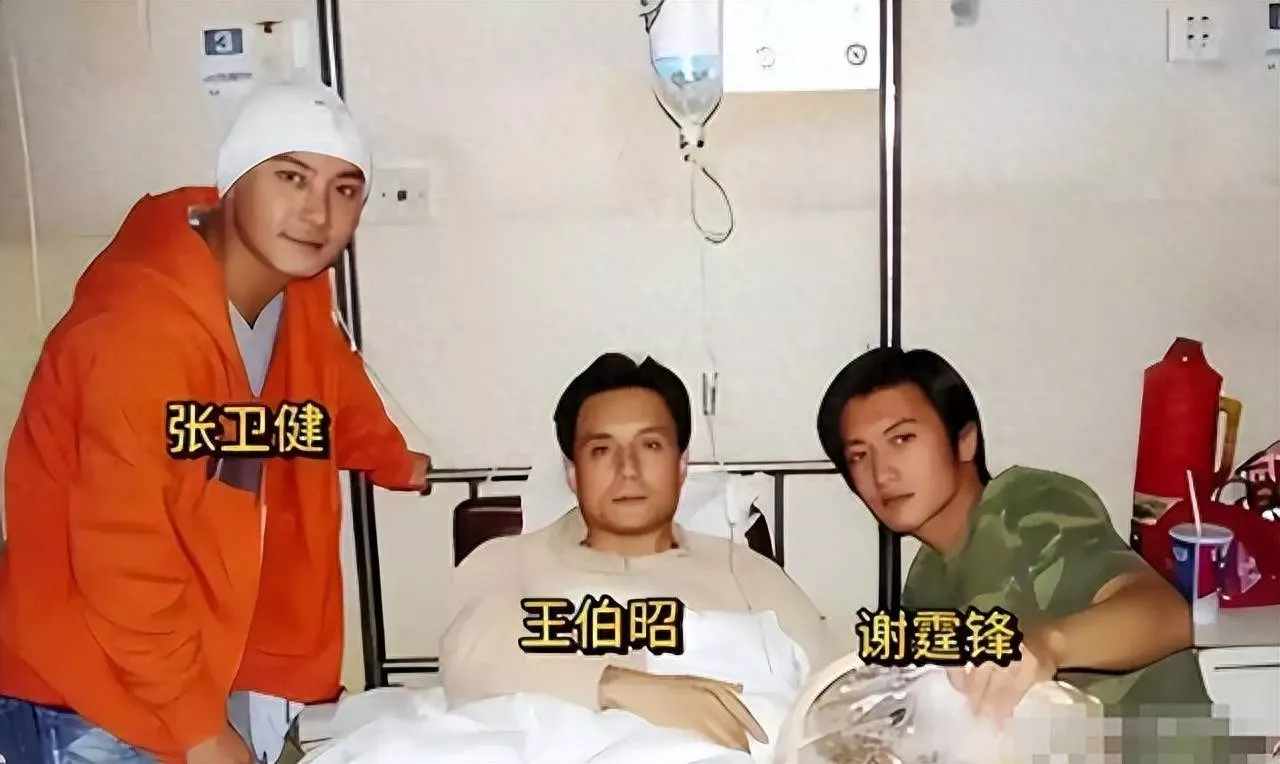 他被谢霆锋打成重伤，前妻6次流产，如今街头卖卤肉