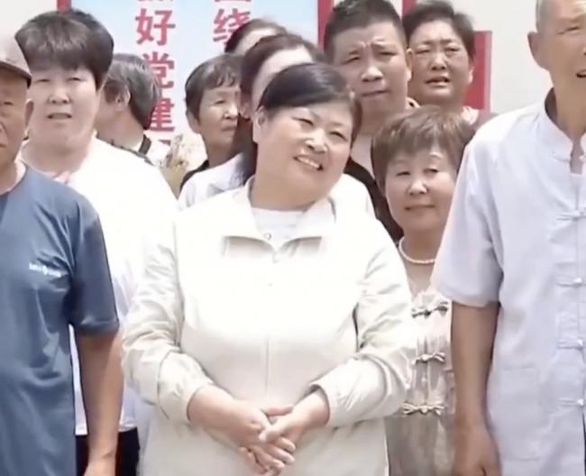 习到山东 群众欢迎 央视聚焦歪头大妈 习到山东 群众欢迎 央视聚焦歪头大妈