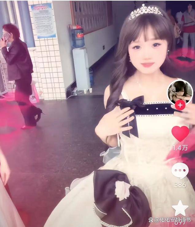 职高女生胸口纹蝴蝶引全网围攻，美丽成原罪？