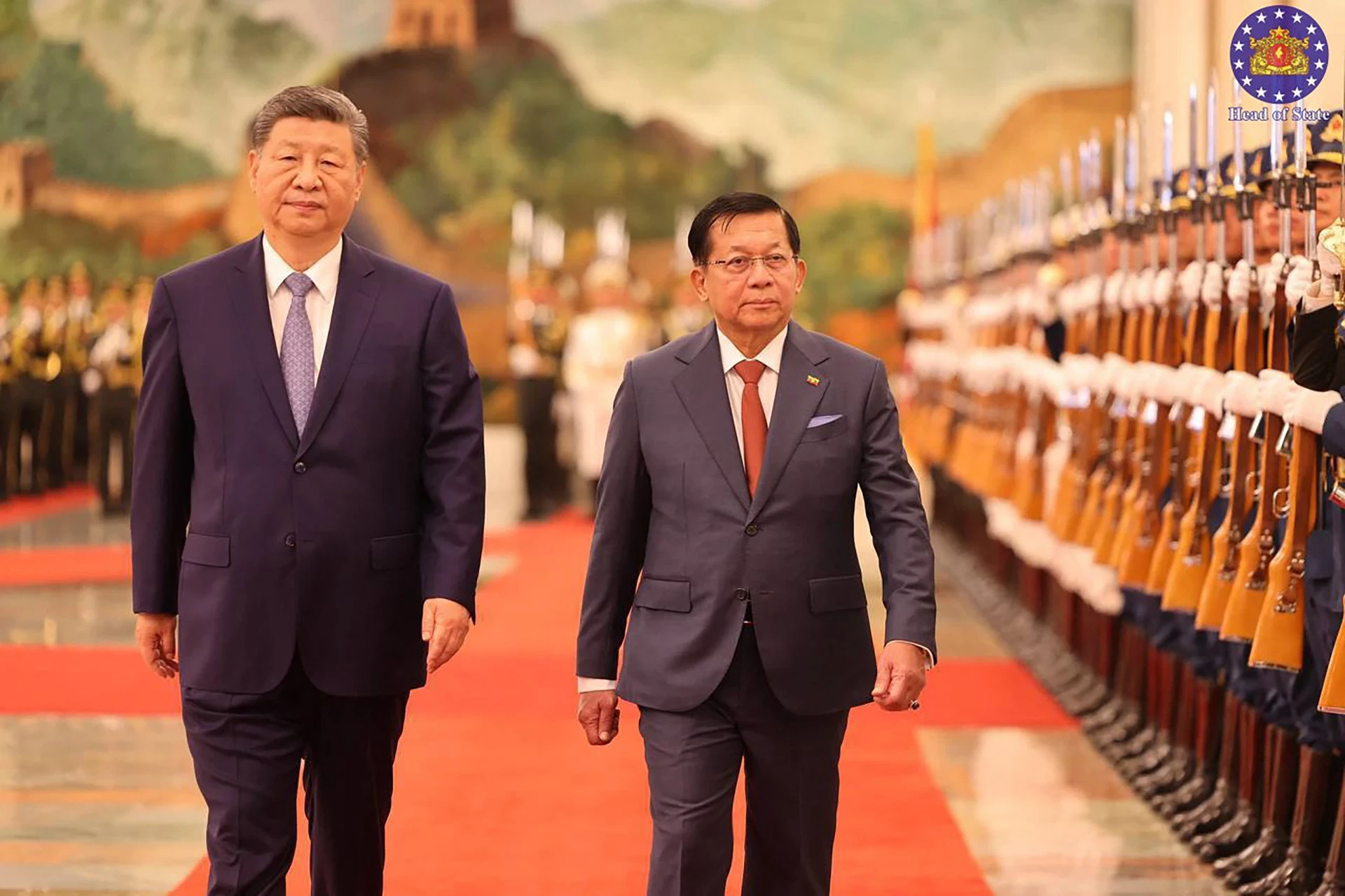 缅甸总统敏昂莱(右)于6月中赴北京进行国事访问,外界认为,北京着眼缅甸的稀土资源及边境安全。 (法新社)