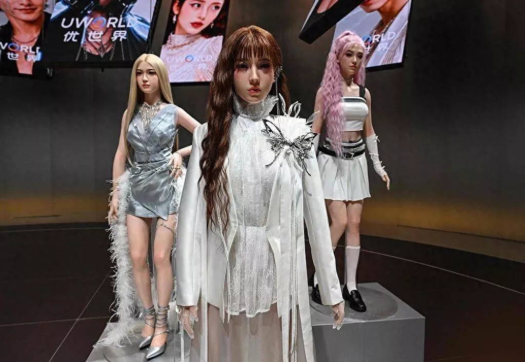 花99万请回家的“赛博女友”,撑不过一个晚上?