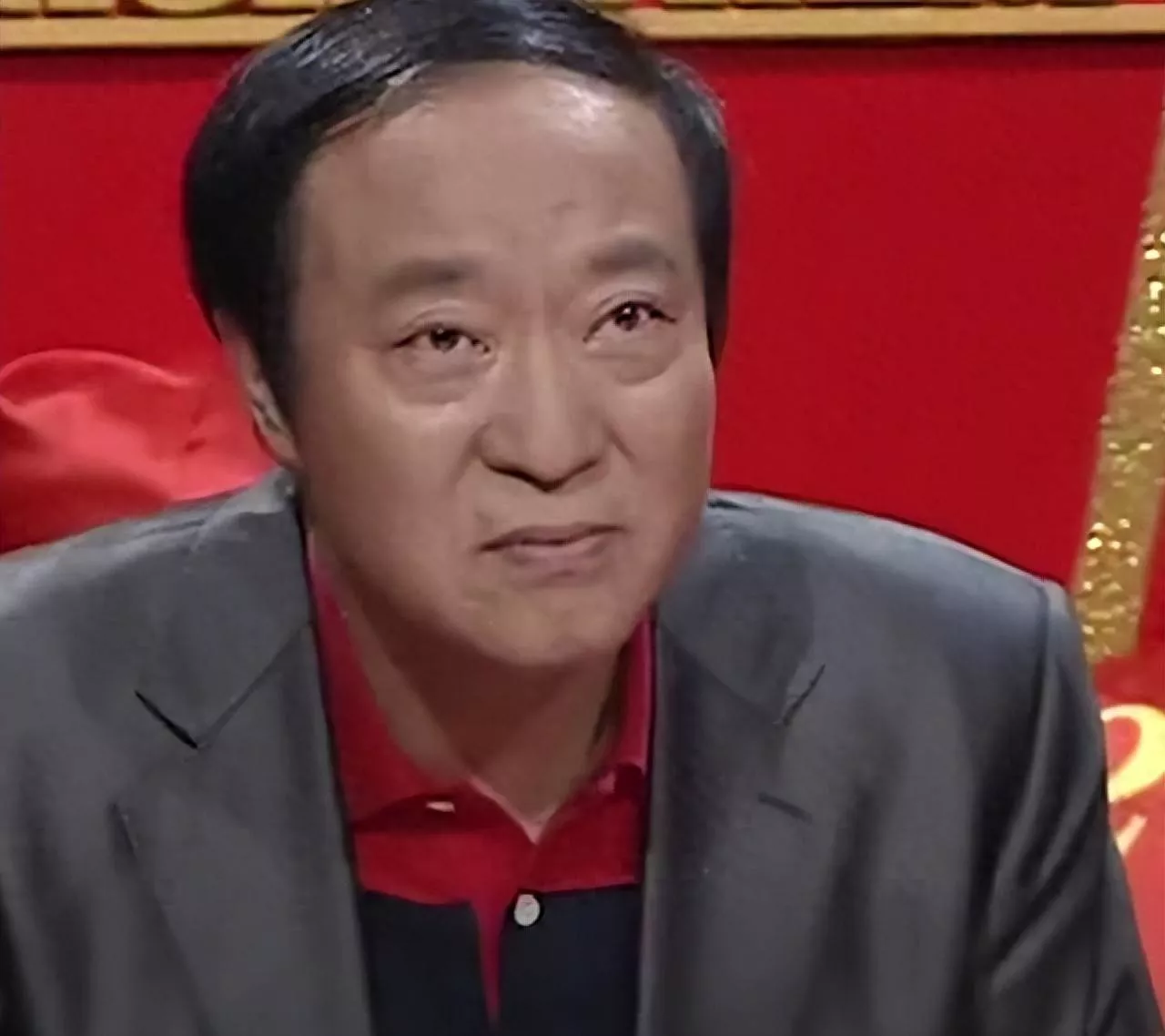 77岁牛群近况:倾家荡产,如今被美国毕业的儿子如此对待