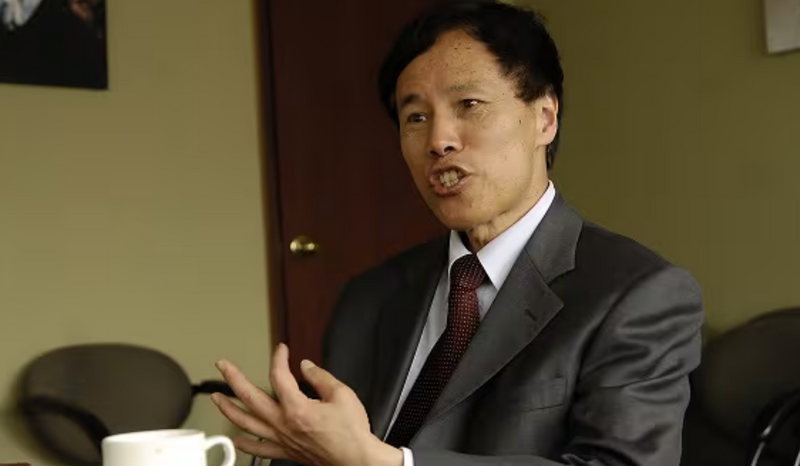 同案涉案的中國前駐厄瓜多大使蔡潤國也遭判刑5年。（圖取自微博）